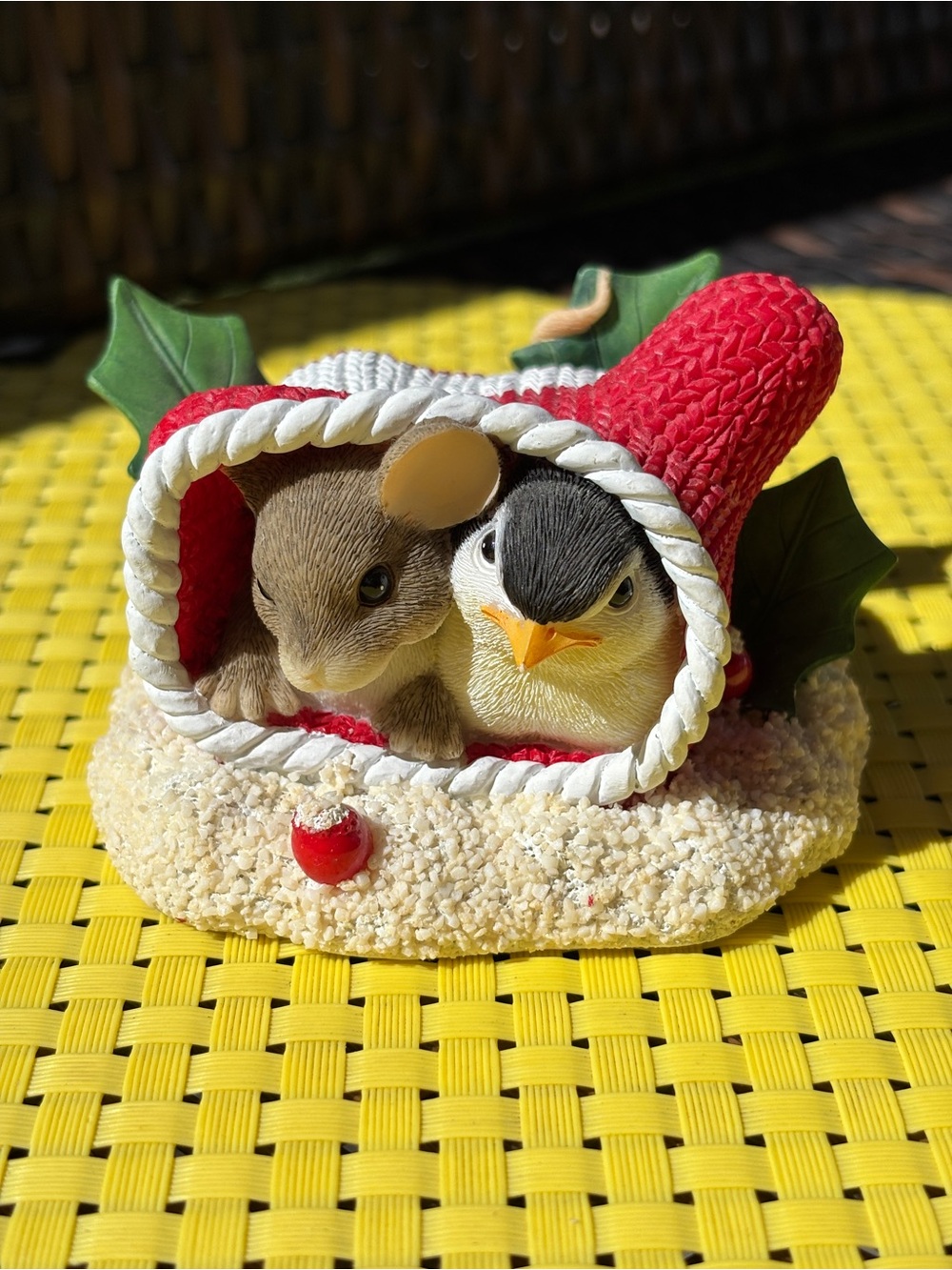 Charming Tails Figurine “Warm Woolen Mitten” Special Edition
